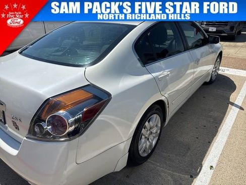 Used 2010 Nissan Altima 2.5 S image 3