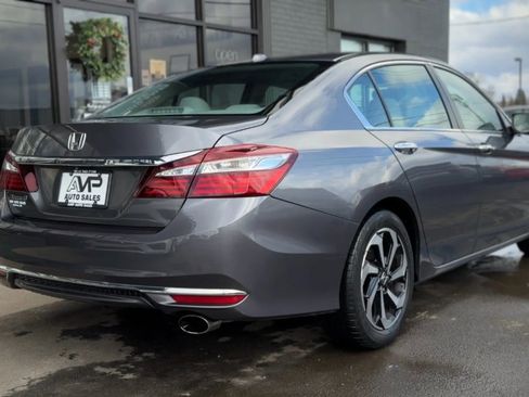 Used 2017 Honda Accord EX image 4