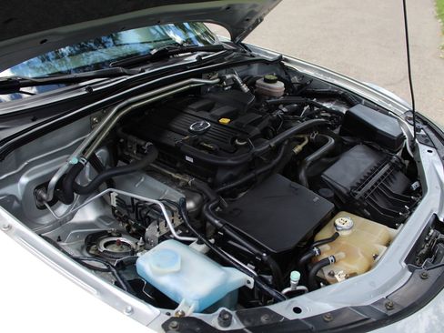Used 2006 MAZDA MX-5 Miata Touring RWD image 19