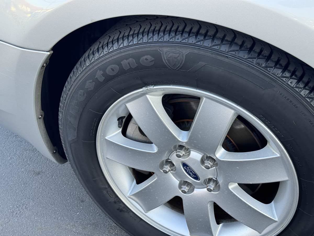 Used 2006 Ford Five Hundred SEL FWD image 21