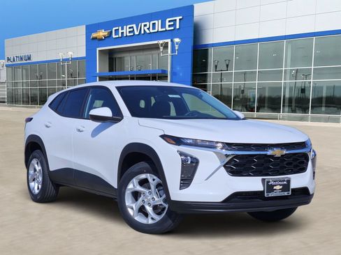 New 2026 Chevrolet Trax LS w/ LS Convenience Package FWD image 1