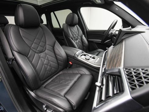 Used 2024 BMW X5 xDrive40i w/ Parking Assistance Package image 18