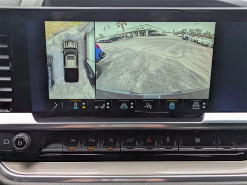 Used 2022 Chevrolet Silverado 1500 High Country w/ Technology Package image 21