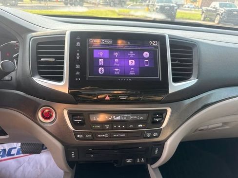 Used 2017 Honda Ridgeline RTL-T image 16