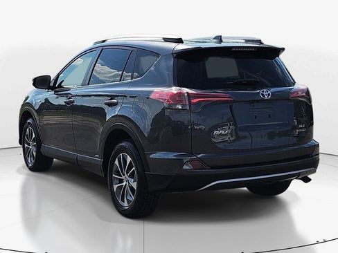 Used 2018 Toyota RAV4 XLE AWD/4WD image 7