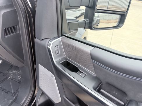 Used 2025 Ford F450 Platinum w/ FX4 Off-Road Package image 54