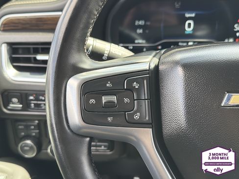 Used 2024 Chevrolet Suburban Premier AWD/4WD image 18