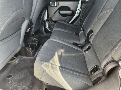 Used 2024 Jeep Gladiator Sport AWD/4WD image 27