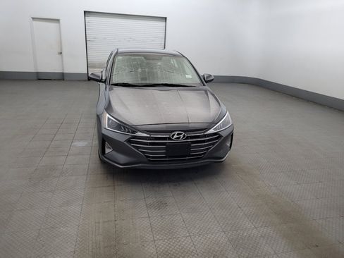 Used 2019 Hyundai Elantra SE FWD image 14