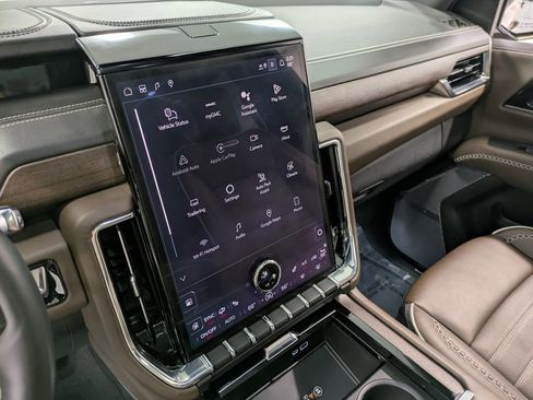 Used 2025 GMC Yukon Denali Ultimate image 10