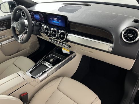 New 2026 Mercedes-Benz GLB 250 4MATIC image 26
