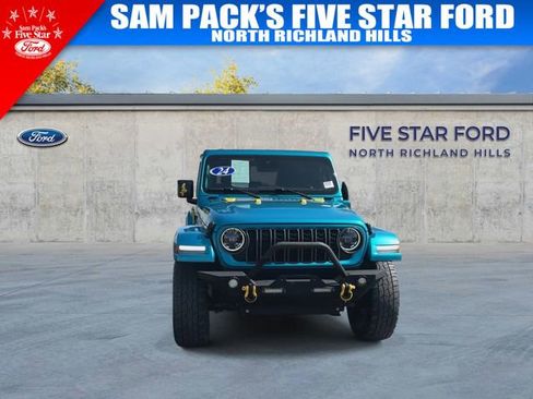 Used 2024 Jeep Wrangler Unlimited w/ Convenience Group image 3