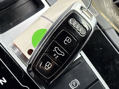 Used 2020 Audi Q8 Premium Plus w/ Premium Plus Package image 39