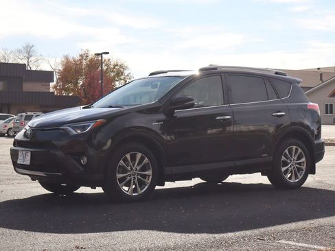 Used 2017 Toyota RAV4 Limited image 11