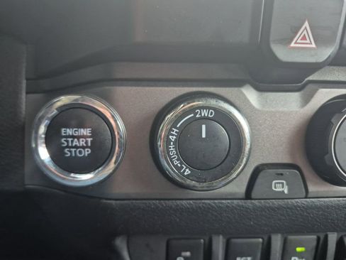 Used 2021 Toyota Tacoma TRD Off-Road w/ Technology Package image 26