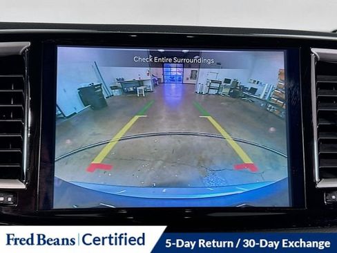 Used 2024 Chrysler Pacifica Touring-L image 25