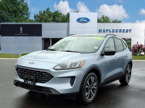 Certified 2022 Ford Escape SE w/ SE Sport Appearance Package AWD/4WD image 2