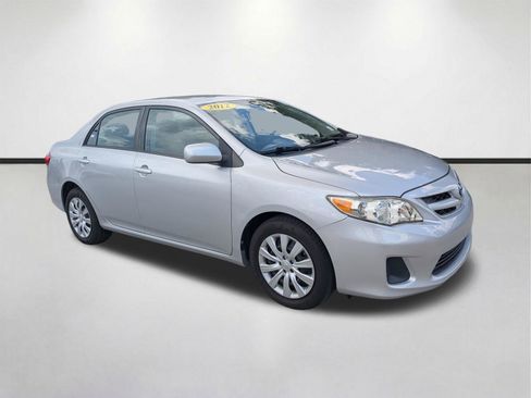Used 2012 Toyota Corolla LE FWD image 2