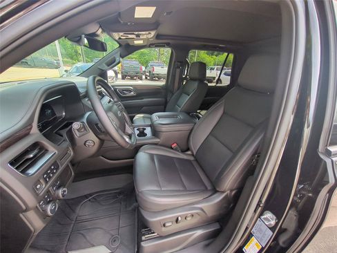 Used 2024 Chevrolet Tahoe Z71 w/ Luxury Package AWD/4WD image 15