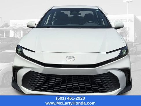 Used 2025 Toyota Camry SE FWD image 5