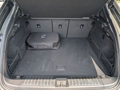 Certified 2025 Porsche Macan Electric image 31