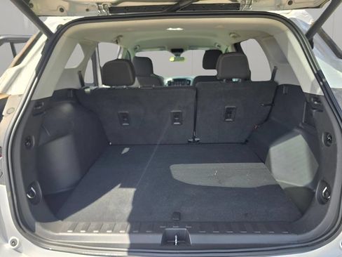 Used 2021 GMC Terrain SLE w/ Driver Convenience Package FWD image 10