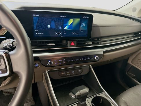 Used 2026 Kia Carnival FWD image 26