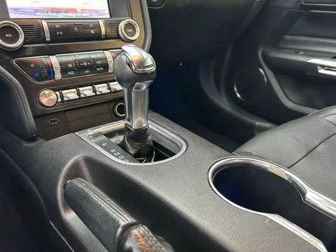 Used 2020 Ford Mustang Premium image 18