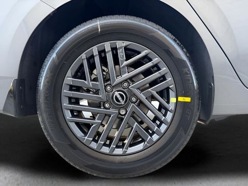 New 2026 Nissan Sentra SV w/ SV Convenience Package FWD image 27