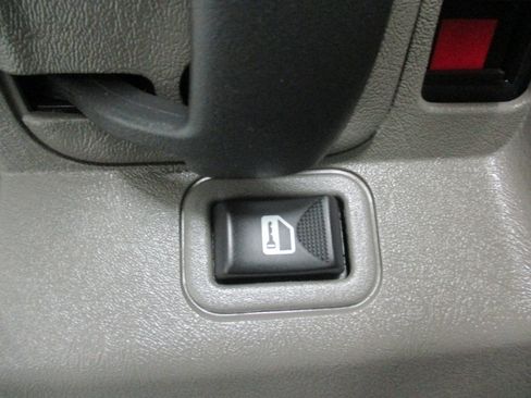 Used 2024 GMC Savana 2500 w/ Driver Convenience Package image 14