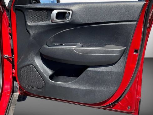 Certified 2023 Hyundai Venue SEL FWD image 28