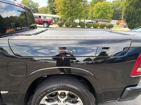 Used 2019 RAM 1500 Limited AWD/4WD image 12