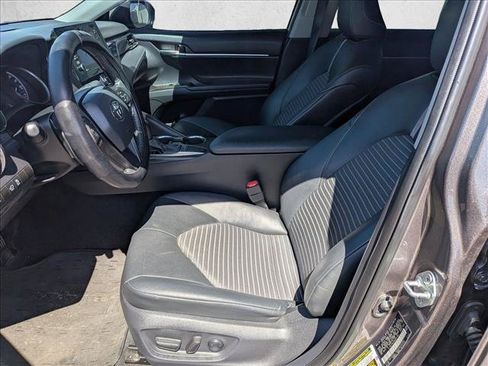 Used 2022 Toyota Camry SE FWD image 14
