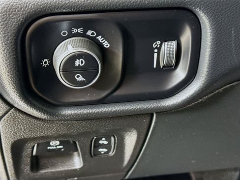 Used 2022 RAM 1500 Big Horn AWD/4WD image 14