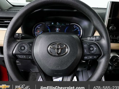 Used 2023 Toyota RAV4 LE AWD/4WD image 8