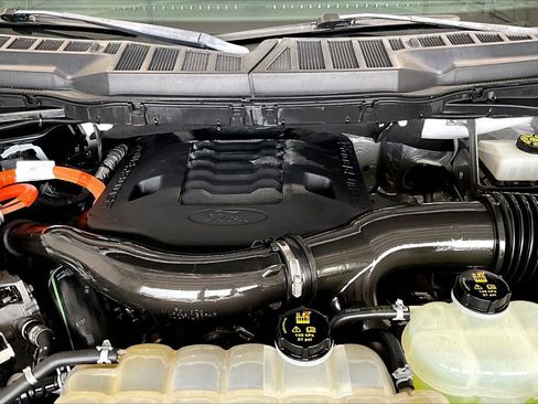 Used 2022 Ford F150 Limited AWD/4WD image 9