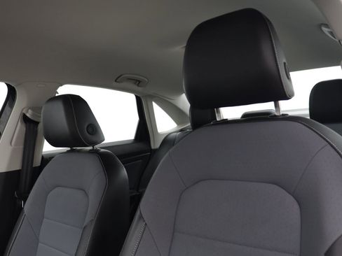 Used 2025 Volkswagen Jetta SE image 10