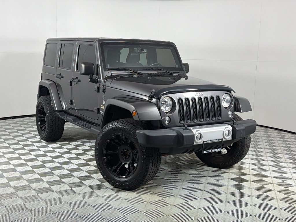 Used 2014 Jeep Wrangler Unlimited Sahara w/ Max Tow Package AWD/4WD image 2