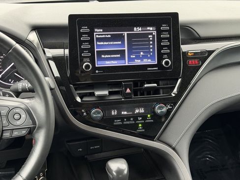 Used 2024 Toyota Camry SE image 19