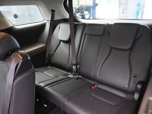 Used 2026 Kia Carnival FWD image 31