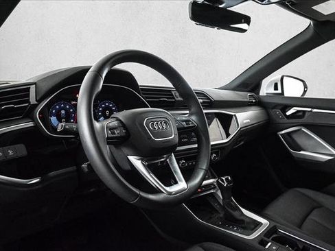 Certified 2025 Audi Q3 2.0T Premium w/ Convenience Package image 10