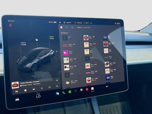 Used 2025 Tesla Model Y Long Range AWD/4WD image 15