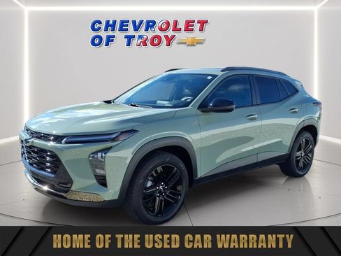 Used 2024 Chevrolet Trax ACTIV w/ Sunroof Package FWD image 4