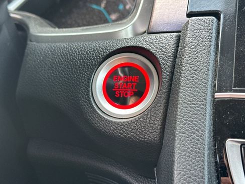 Used 2017 Honda Civic Touring image 29