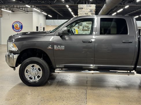 Used 2018 RAM 2500 Tradesman w/ Chrome Appearance Group AWD/4WD image 5