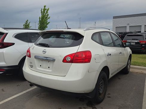 Used 2015 Nissan Rogue S w/ Convenience Package FWD image 3