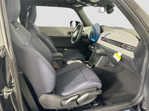 Certified 2025 MINI Cooper 2-Door Hardtop FWD image 22