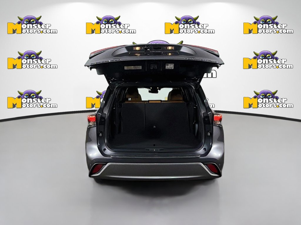 Used 2021 Toyota Highlander Platinum AWD/4WD image 25