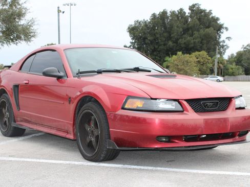 Used 2001 Ford Mustang Coupe image 2