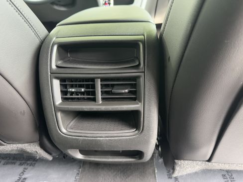 Used 2025 Cadillac XT5 Premium Luxury image 33